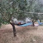 Jacuzi In The Olive Grove Кемпинг