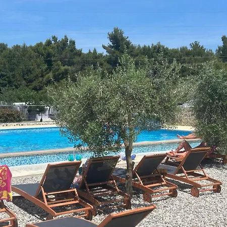 Jacuzy Camper Lilou A'Marie *