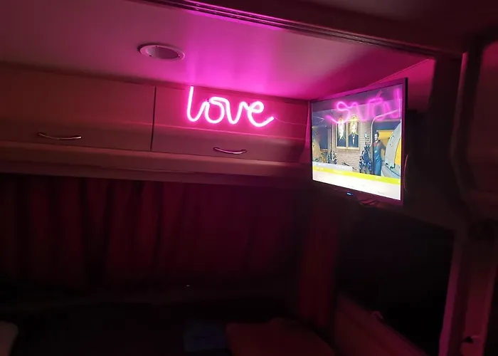 Jacuzi In The Olive Grove Campingplads