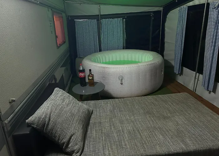 Jacuzi In The Olive Grove Campingplads *