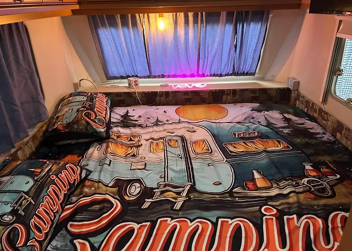 Jacuzi In The Olive Grove Campingplads *