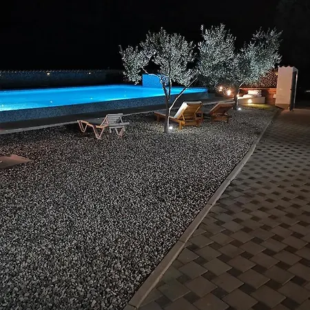 Campsite Jacuzi In The Olive Grove