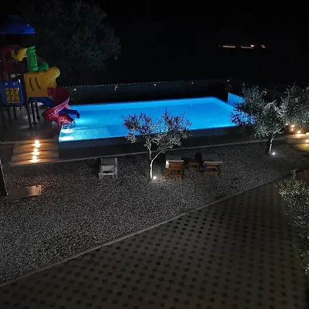 Jacuzi In The Olive Grove Campsite Pula