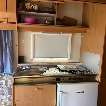 Jacuzi In The Olive Grove Campsite